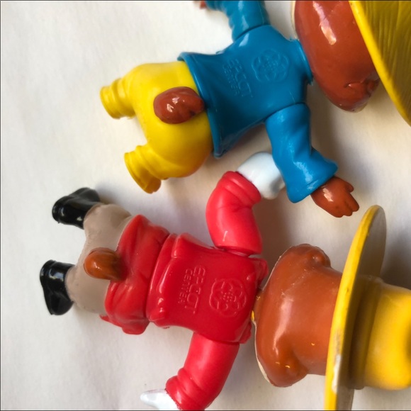 Disney Epcot McDonald’s Dale (Canada) toy - Picture 8 of 8